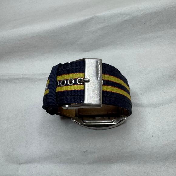 Y2K Diesel 5 Bar DZ-2059 Men’s Watch – Yellow/Blue Canvas Strap, Quartz Movement - Picture 6 of 8